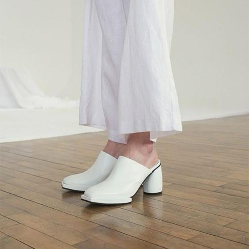 Reike Nen White Square Toe Leather Mules